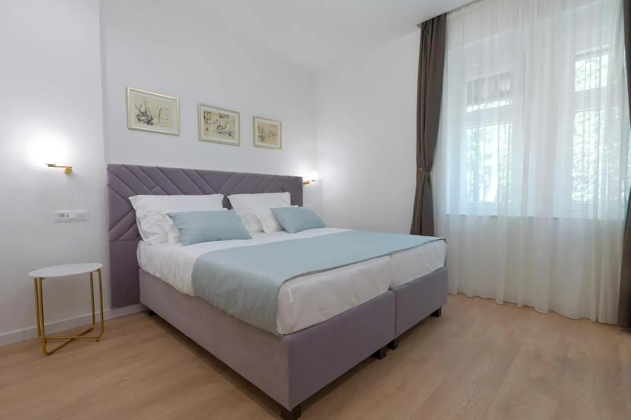 Guest house Green Park Luxury Rooms
