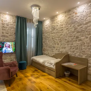 Tifani Luxury Guest house